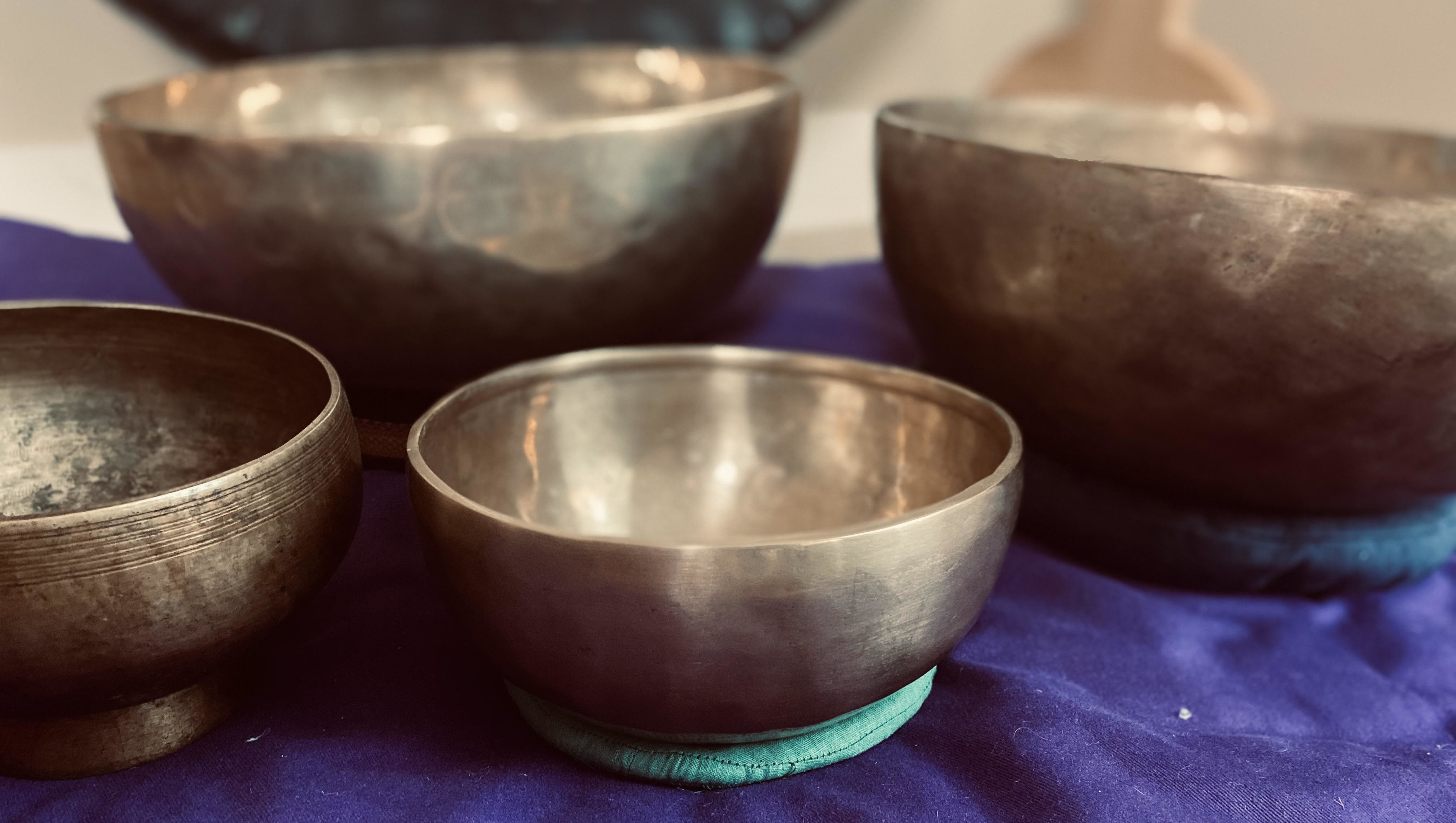 himalayan-metal-singing-bowls.jpg